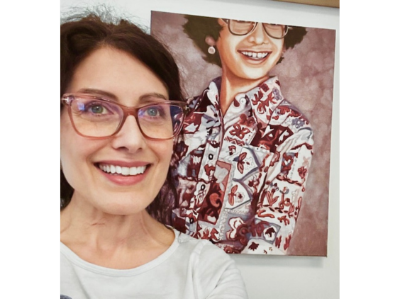 Lisa Edelstein with self portrait